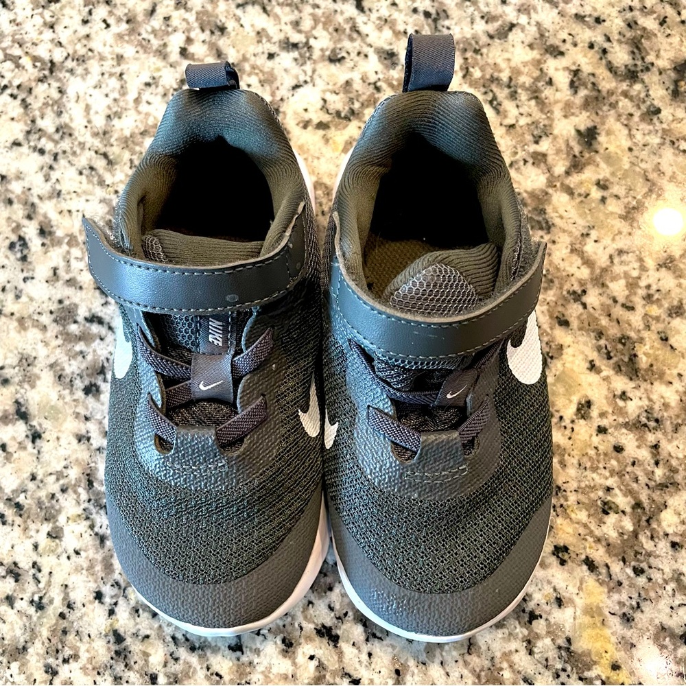 Gray Nike toddler sneakers